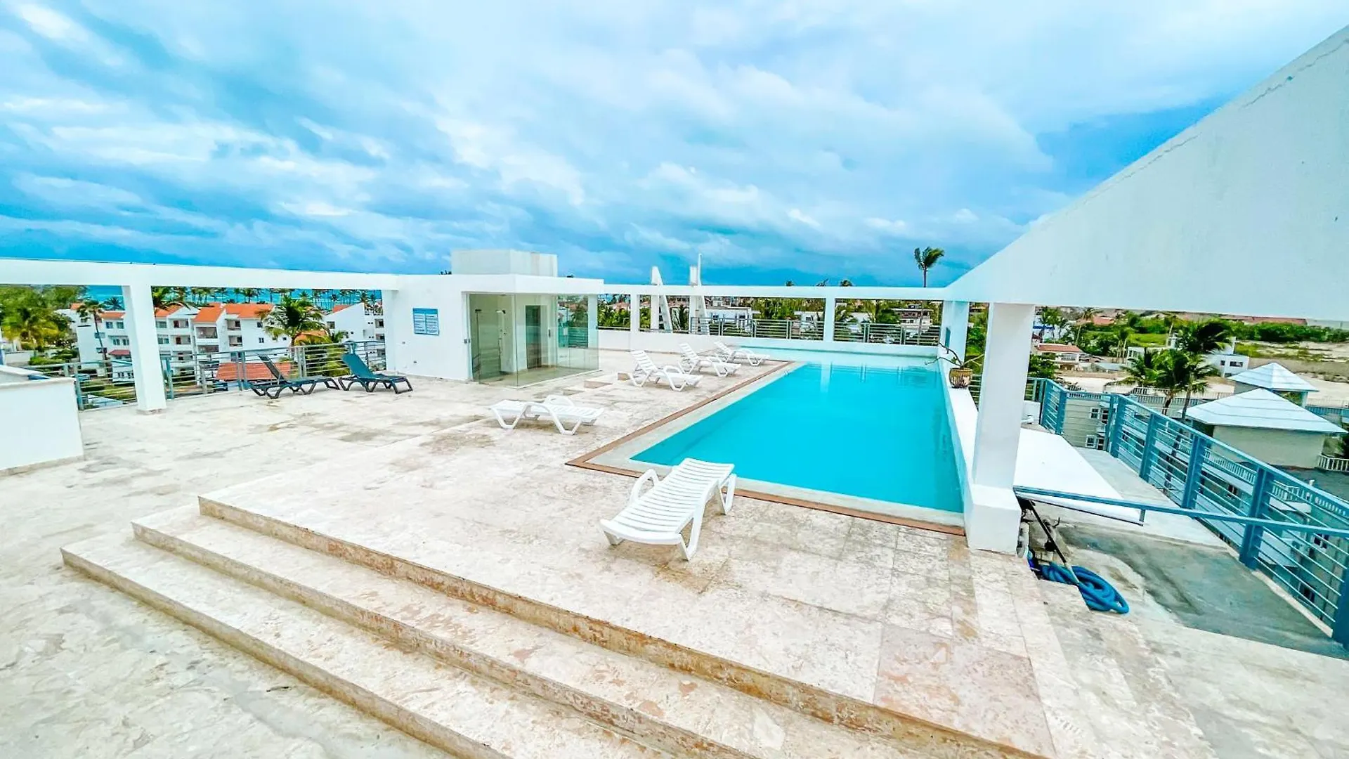 Ducassi Suites Rooms Beach Playa Bavaro Wifi Parking Rooftop Pool Spa Punta Cana 5*,
